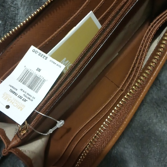 🆕 Michael Kors wallet and Coach purse‼️ - Picture 5 of 8
